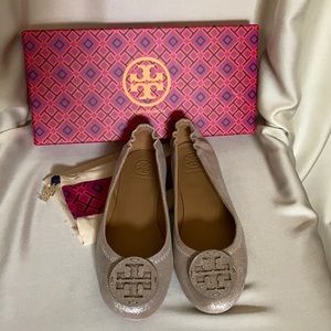 Tory Burch Minnie Ballet Flat Sand Suede Sz 5